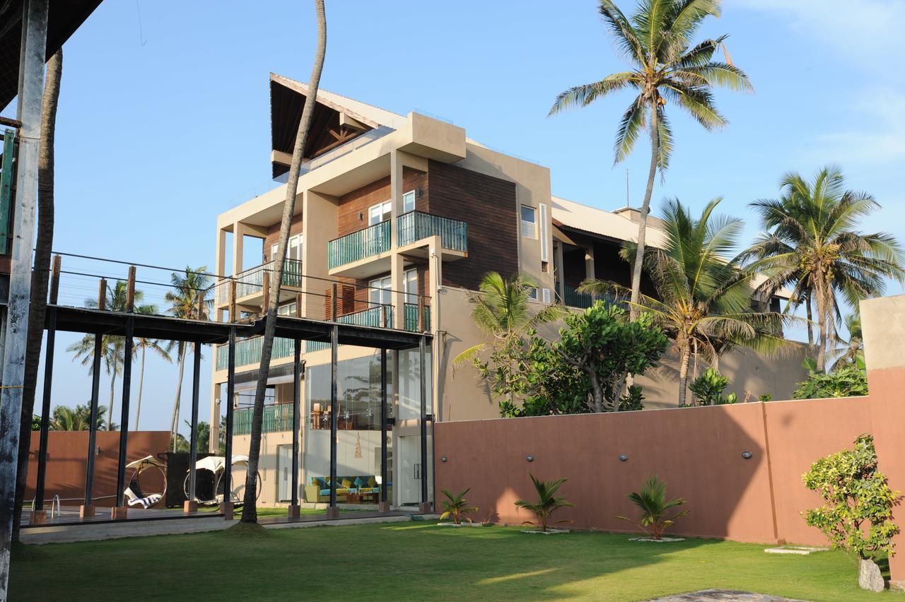Saprin Beach Resort Uswetakeiyawa Eksteriør billede