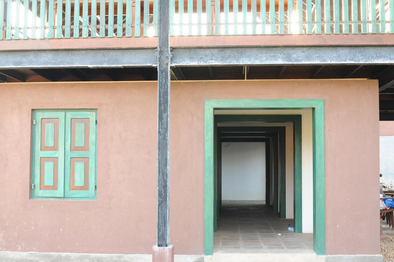 Saprin Beach Resort Uswetakeiyawa Eksteriør billede