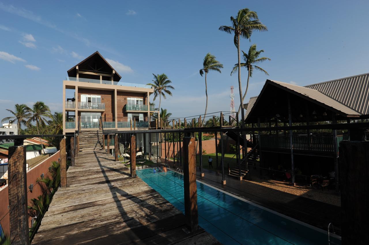 Saprin Beach Resort Uswetakeiyawa Eksteriør billede