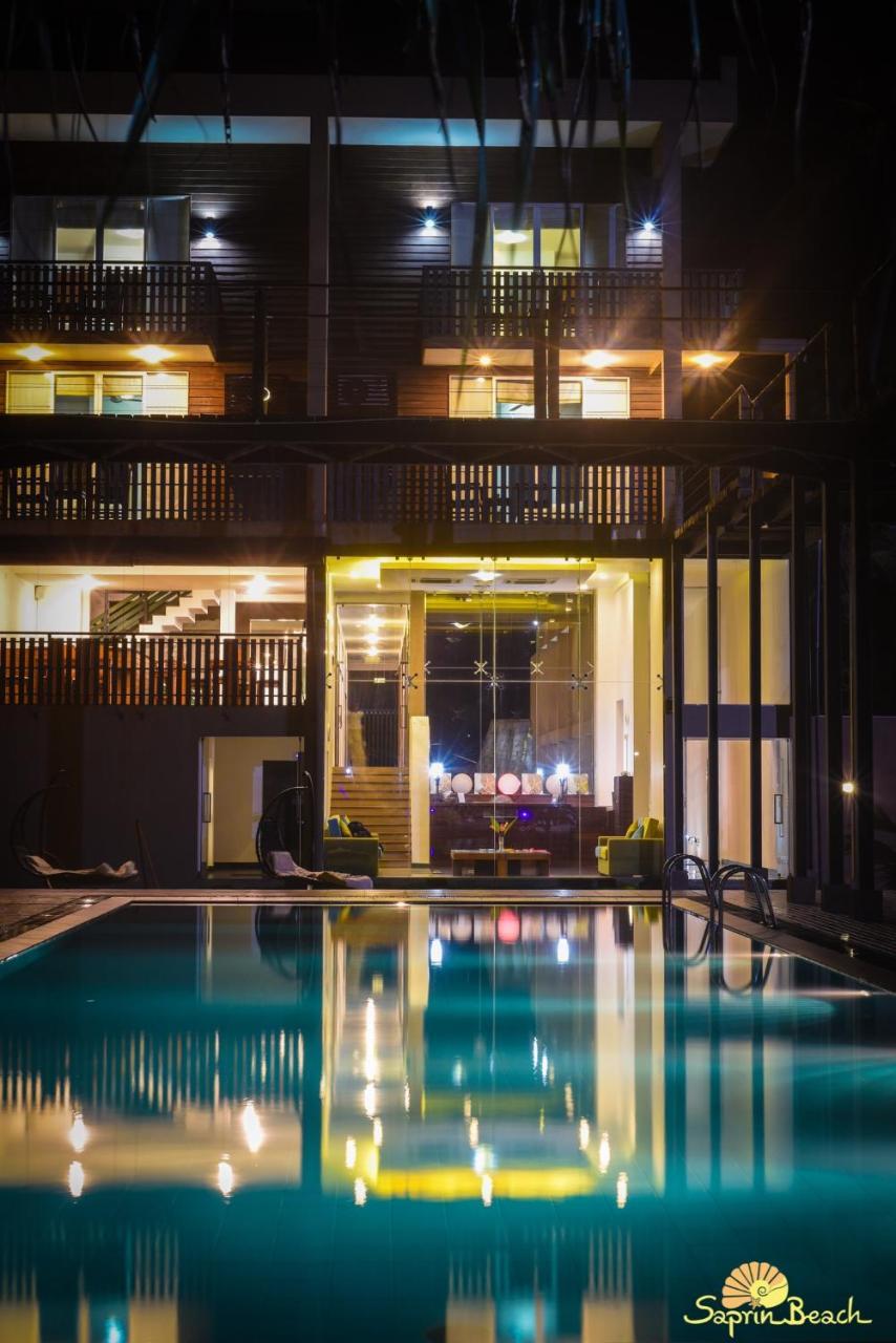 Saprin Beach Resort Uswetakeiyawa Eksteriør billede