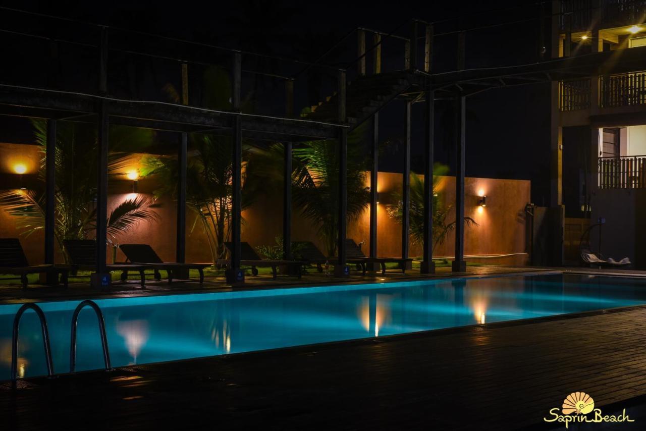 Saprin Beach Resort Uswetakeiyawa Eksteriør billede