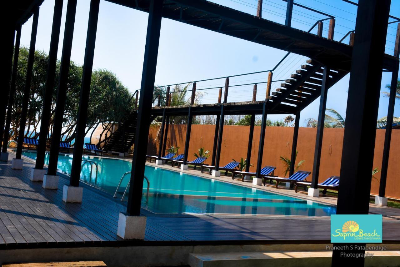 Saprin Beach Resort Uswetakeiyawa Eksteriør billede